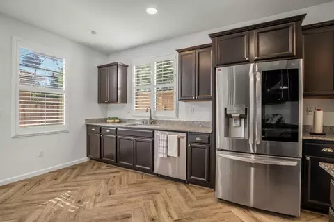 Kitchen - 2204 Gallery Dr, Riverbank, CA 95367 photo 2 of 2