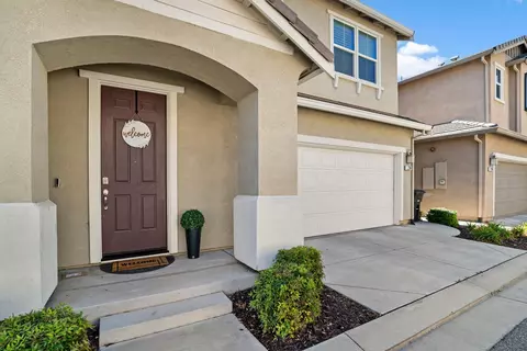 Exterior - 2204 Gallery Dr, Riverbank, CA 95367 photo 4 of 7