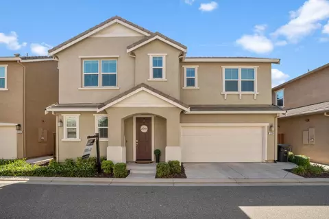2204 Gallery Dr, Riverbank, CA 95367