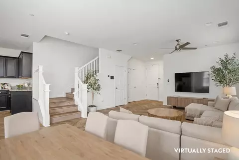 Entry Way - 2204 Gallery Dr, Riverbank, CA 95367 photo 3 of 11