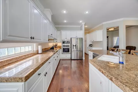Kitchen - 2305 Oak Creek Dr, Copperopolis, CA 95228 photo 6 of 8