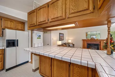 Kitchen - 4913 Saint Lynn Ln, Carmichael, CA 95608 photo 2 of 8