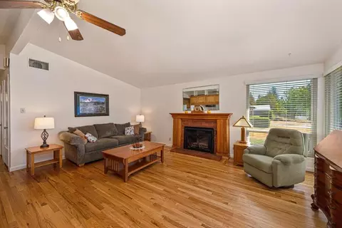 Living - 4913 Saint Lynn Ln, Carmichael, CA 95608 photo 3 of 4