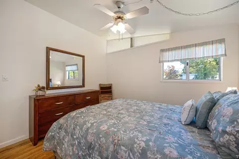 Bedroom - 4913 Saint Lynn Ln, Carmichael, CA 95608 photo 6 of 7
