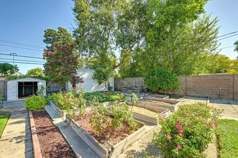 Exterior - 4913 Saint Lynn Ln, Carmichael, CA 95608 photo 11 of 21