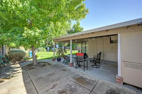 Exterior - 4913 Saint Lynn Ln, Carmichael, CA 95608 photo 20 of 21