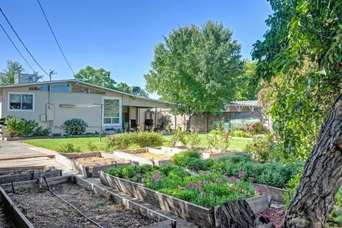 Exterior - 4913 Saint Lynn Ln, Carmichael, CA 95608 photo 8 of 21