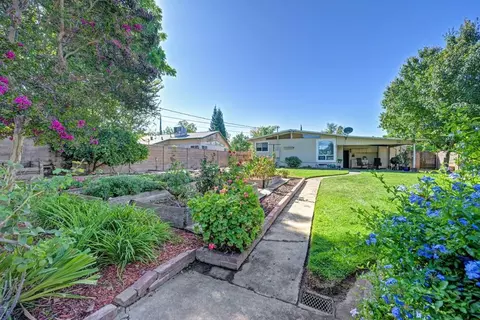 Exterior - 4913 Saint Lynn Ln, Carmichael, CA 95608 photo 10 of 21