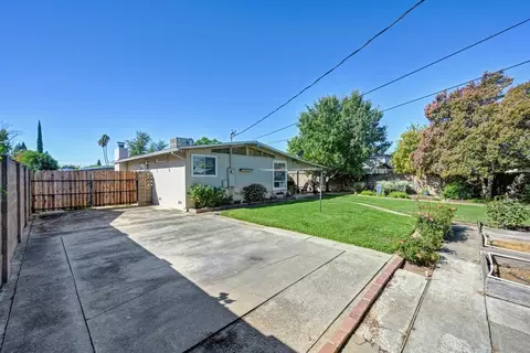 Exterior - 4913 Saint Lynn Ln, Carmichael, CA 95608 photo 5 of 21