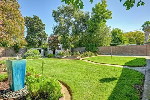 Exterior - 4913 Saint Lynn Ln, Carmichael, CA 95608 photo 15 of 21