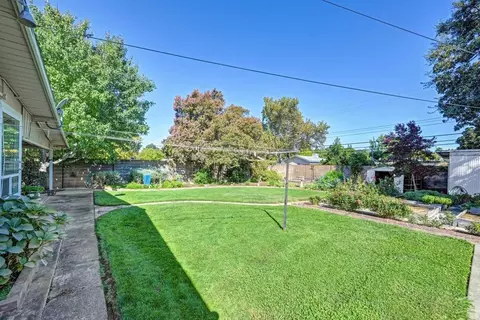 Exterior - 4913 Saint Lynn Ln, Carmichael, CA 95608 photo 13 of 21