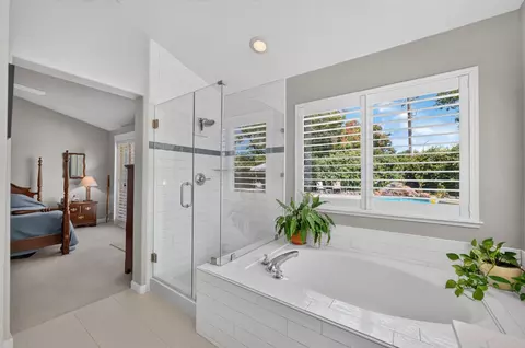 Bath - 1904 Alicante St, Davis, CA 95618 photo 2 of 9