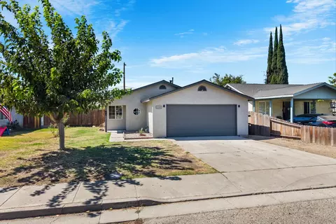 Exterior - 1340 Bennett Ave, Dos Palos, CA 93620 photo 2 of 8
