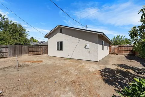 Exterior - 1340 Bennett Ave, Dos Palos, CA 93620 photo 8 of 8