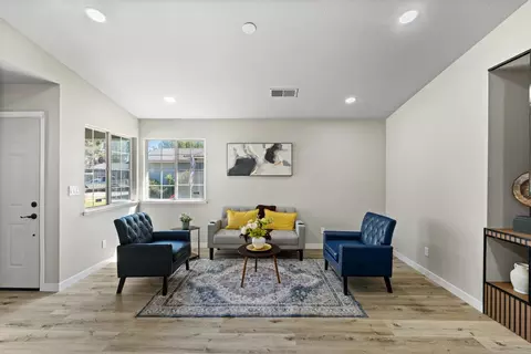 Living - 1340 Bennett Ave, Dos Palos, CA 93620 photo 1 of 2