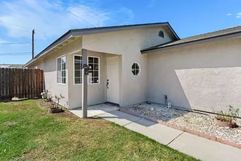 Exterior - 1340 Bennett Ave, Dos Palos, CA 93620 photo 3 of 8