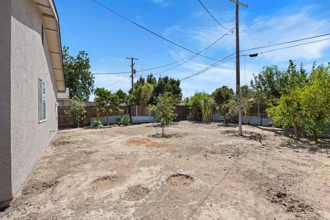 Exterior - 1340 Bennett Ave, Dos Palos, CA 93620 photo 5 of 8