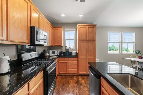 Kitchen - 706 Anne Marie Way, Isleton, CA 95641 photo 2 of 2