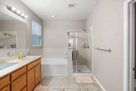 Bath - 706 Anne Marie Way, Isleton, CA 95641 photo 3 of 3