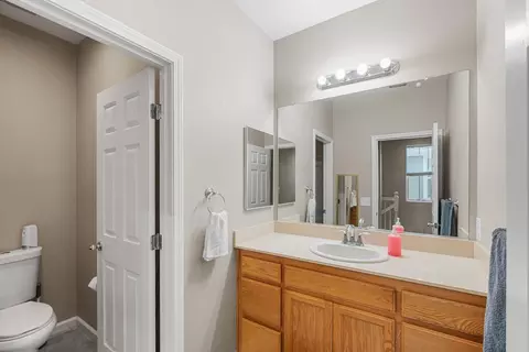 Bath - 706 Anne Marie Way, Isleton, CA 95641 photo 2 of 3