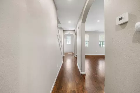 Entry Way - 706 Anne Marie Way, Isleton, CA 95641 photo 2 of 6