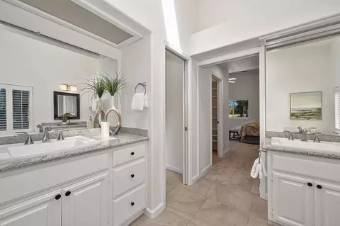 Bath - 3875 Oak Tree Ln, Loomis, CA 95650 photo 2 of 4