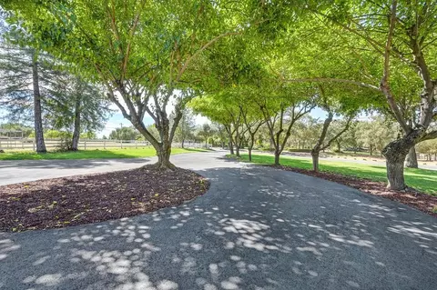 Exterior - 3875 Oak Tree Ln, Loomis, CA 95650 photo 12 of 14
