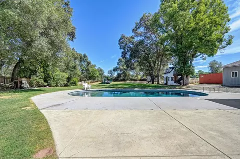 Exterior - 3875 Oak Tree Ln, Loomis, CA 95650 photo 4 of 14