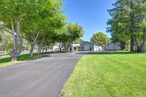 Exterior - 3875 Oak Tree Ln, Loomis, CA 95650 photo 10 of 14