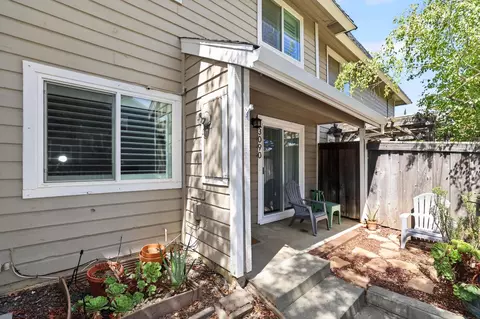 Exterior - 3090 Woods Cir, Davis, CA 95616 photo 4 of 10