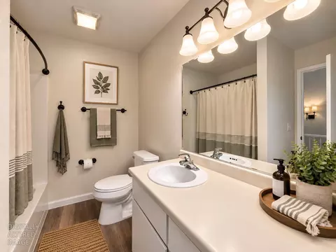 Bath - 3090 Woods Cir, Davis, CA 95616 photo 4 of 5