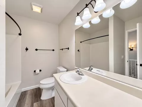 Bath - 3090 Woods Cir, Davis, CA 95616 photo 5 of 5