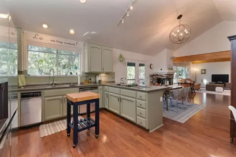 Kitchen - 898 Dogwood Dr, Murphys, CA 95247 photo 5 of 7