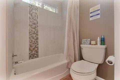Bath - 898 Dogwood Dr, Murphys, CA 95247 photo 8 of 8