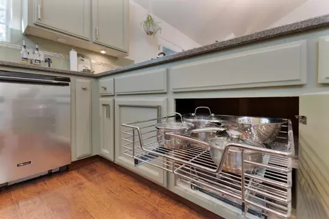 Kitchen - 898 Dogwood Dr, Murphys, CA 95247 photo 6 of 7