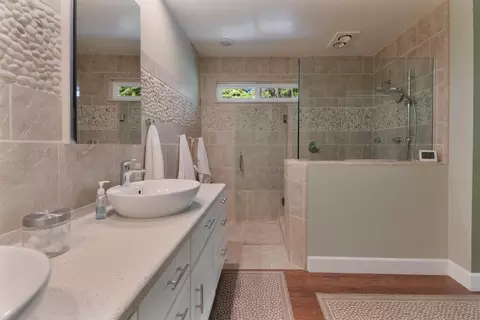 Bath - 898 Dogwood Dr, Murphys, CA 95247 photo 4 of 8