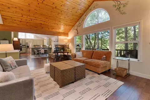 Living - 898 Dogwood Dr, Murphys, CA 95247 photo 1 of 5