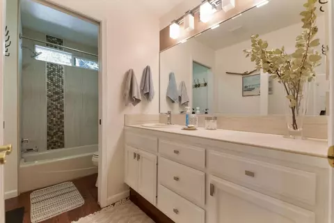 Bath - 898 Dogwood Dr, Murphys, CA 95247 photo 7 of 8