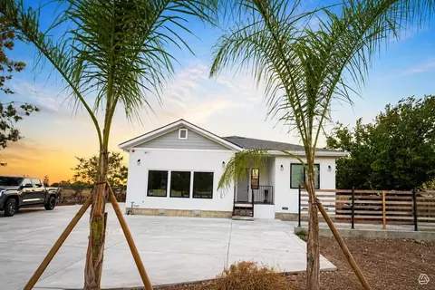 4933 Dry Creek Rd, Sacramento, CA 95838
