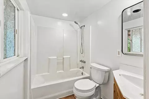 Bath - 550 Caine Rd, Alta, CA 95701 photo 1 of 1