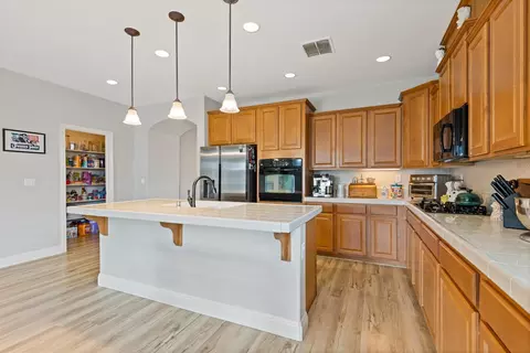 Kitchen - 4045 Huston Way, Olivehurst, CA 95961 photo 2 of 4