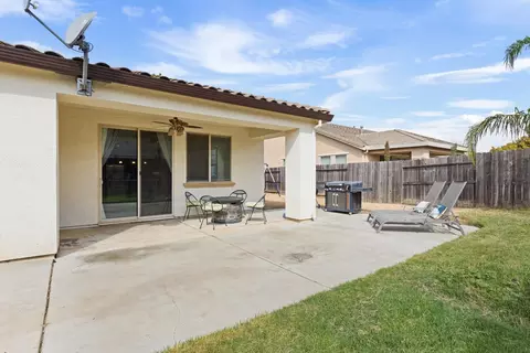 Exterior - 4045 Huston Way, Olivehurst, CA 95961 photo 6 of 7