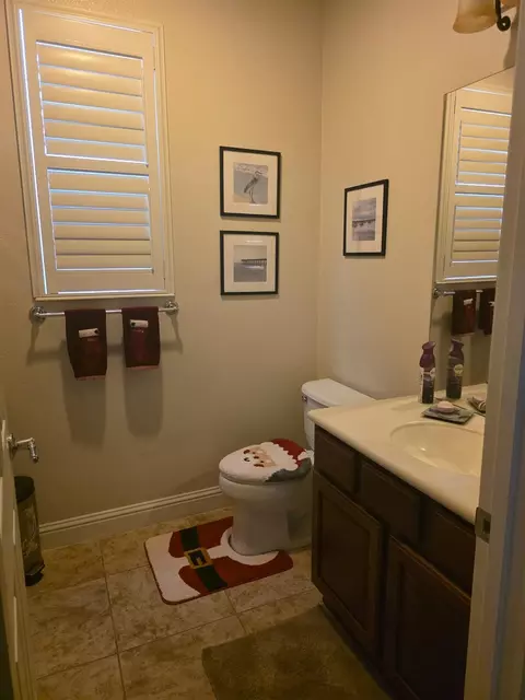 Bath - 2499 Bell Chase Dr, Manteca, CA 95336 photo 1 of 2