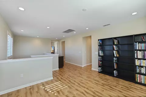 Entry Way - 1944 Solano Dr, Lathrop, CA 95330 photo 9 of 10
