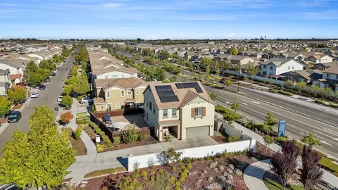 View/Area - 1944 Solano Dr, Lathrop, CA 95330 photo 3 of 14