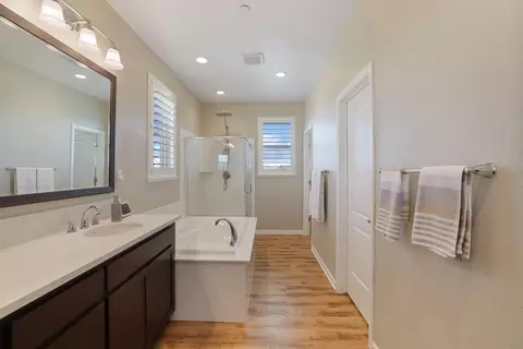 Entry Way - 1944 Solano Dr, Lathrop, CA 95330 photo 7 of 10