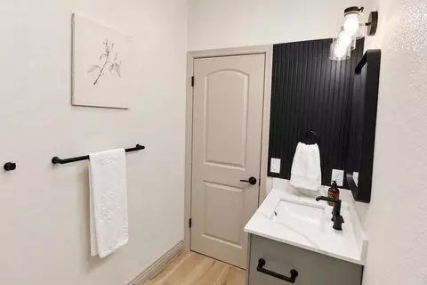 Bath - 4643 Shade Tree Way, Antelope, CA 95843 photo 8 of 8