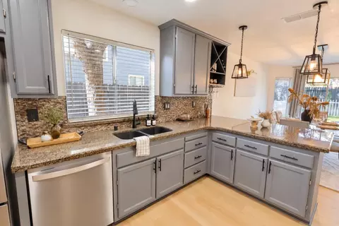Kitchen - 4643 Shade Tree Way, Antelope, CA 95843 photo 2 of 3