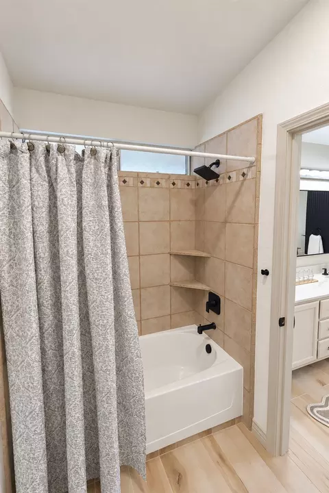 Bath - 4643 Shade Tree Way, Antelope, CA 95843 photo 4 of 8