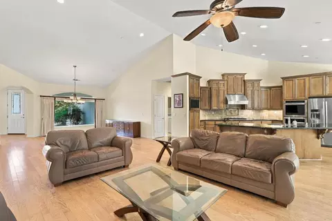 Living - 950 Chisholm Trl, Galt, CA 95632 photo 13 of 13